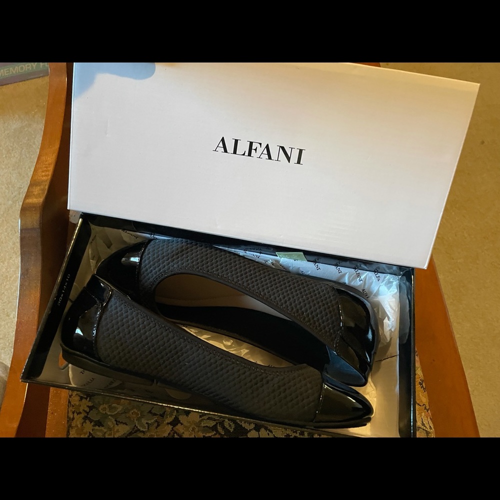 Women's Step 'N Flex Tavii Flats